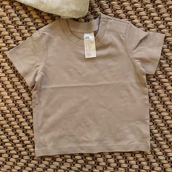 ⭐️SET OF 3⭐️  Baby T-Shirts. Size 3M. - Picture 3 of 5